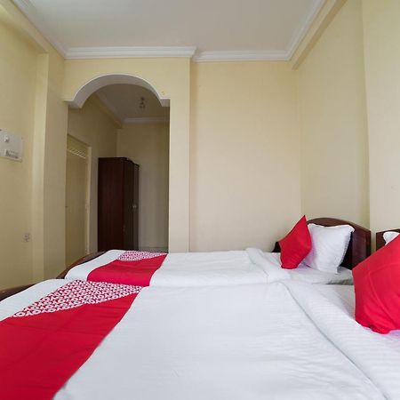 Oyo Th Guest House Haidarábád Kültér fotó