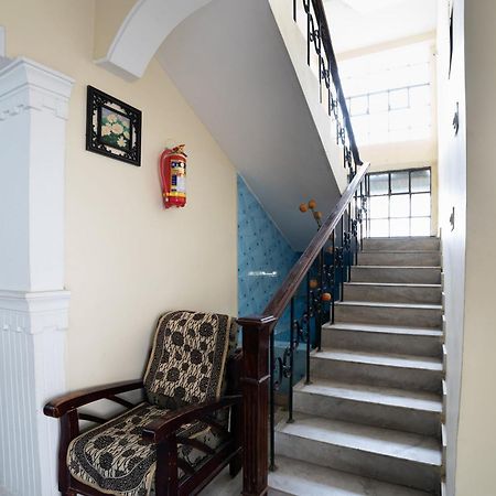 Oyo Th Guest House Haidarábád Kültér fotó