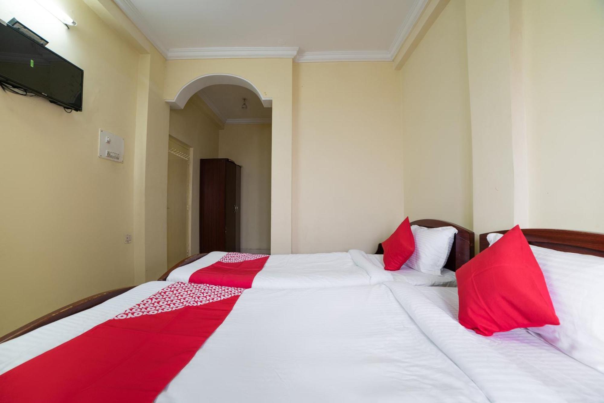 Oyo Th Guest House Haidarábád Kültér fotó